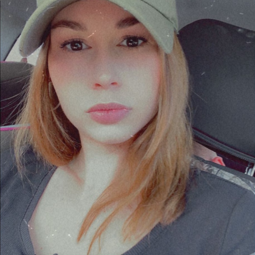 Meet your Posher, Hannah
